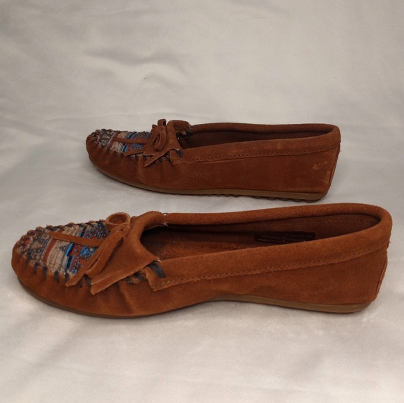 Minnetonka Suede Embroidered Toe Western Bohemian Coastal Cowgirl Boho Moccasins - Picture 7 of 9